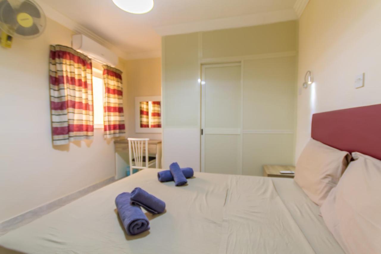 Pool & Sea Merill Apartments Mellieha Ngoại thất bức ảnh