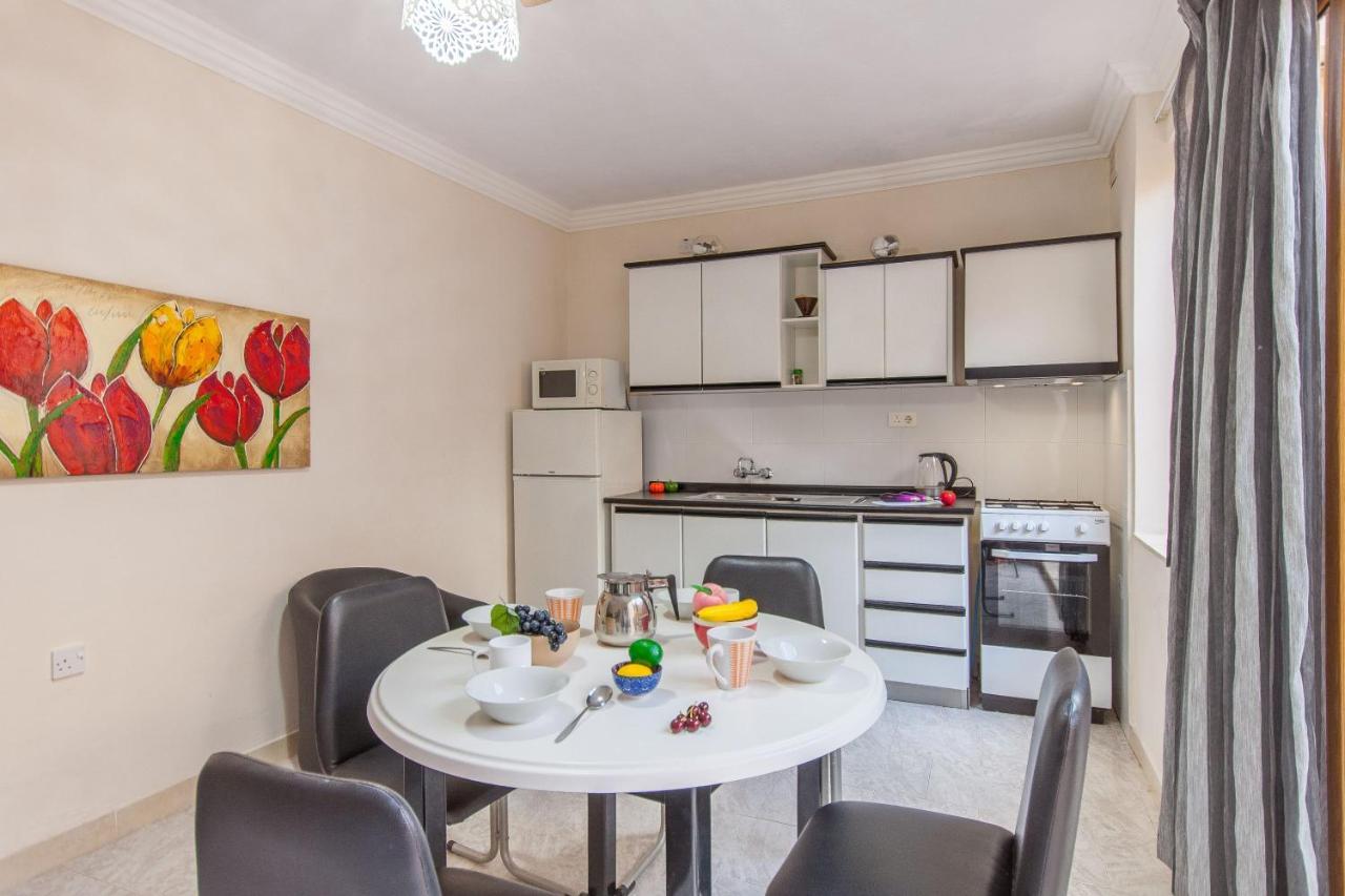 Pool & Sea Merill Apartments Mellieha Ngoại thất bức ảnh