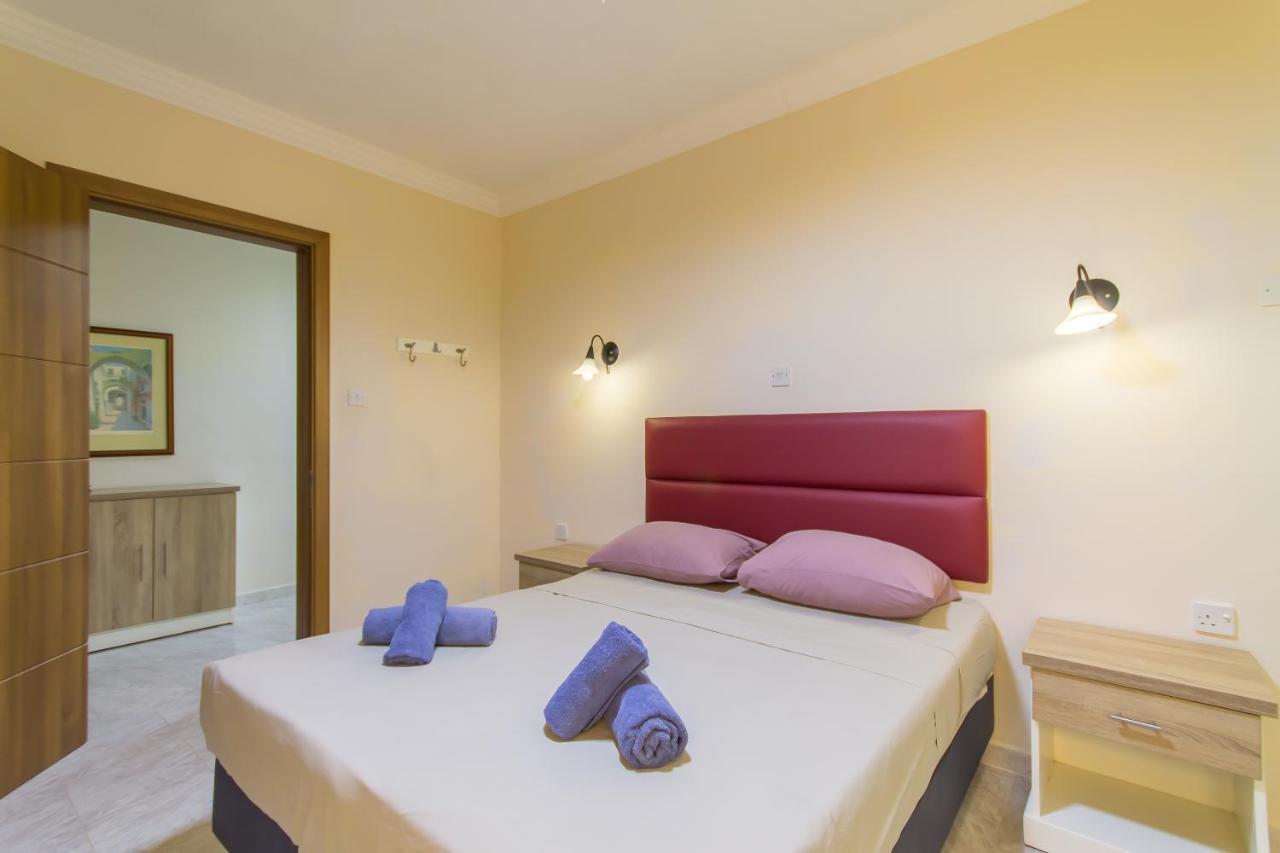 Pool & Sea Merill Apartments Mellieha Ngoại thất bức ảnh