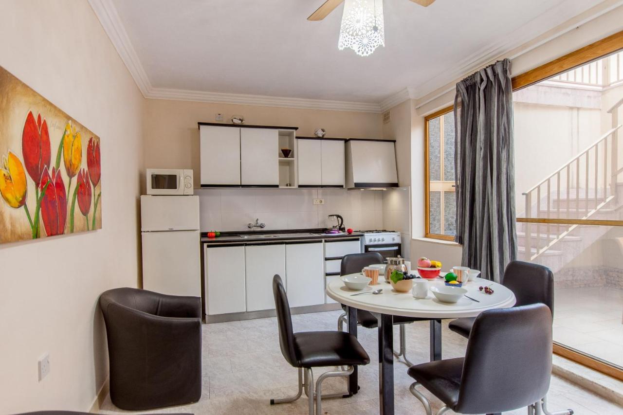 Pool & Sea Merill Apartments Mellieha Ngoại thất bức ảnh