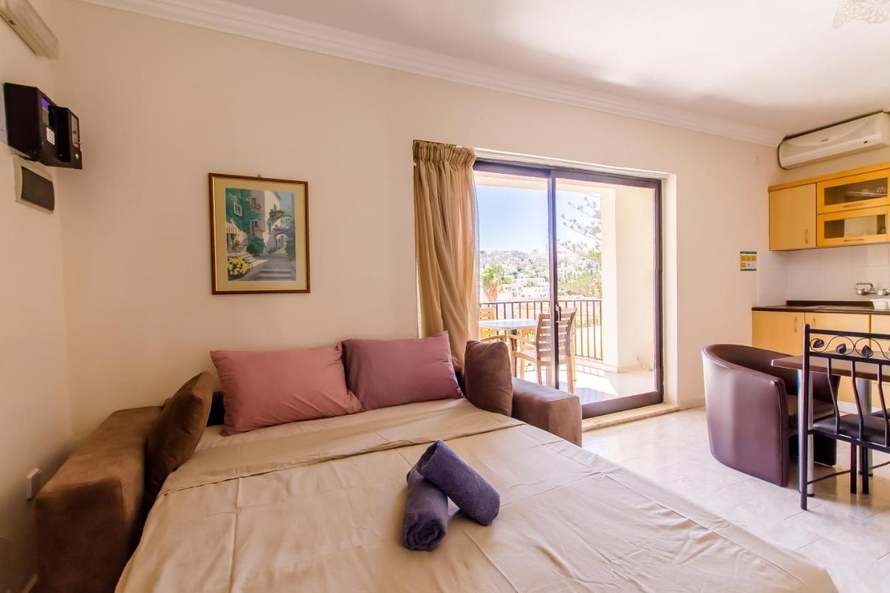 Pool & Sea Merill Apartments Mellieha Ngoại thất bức ảnh