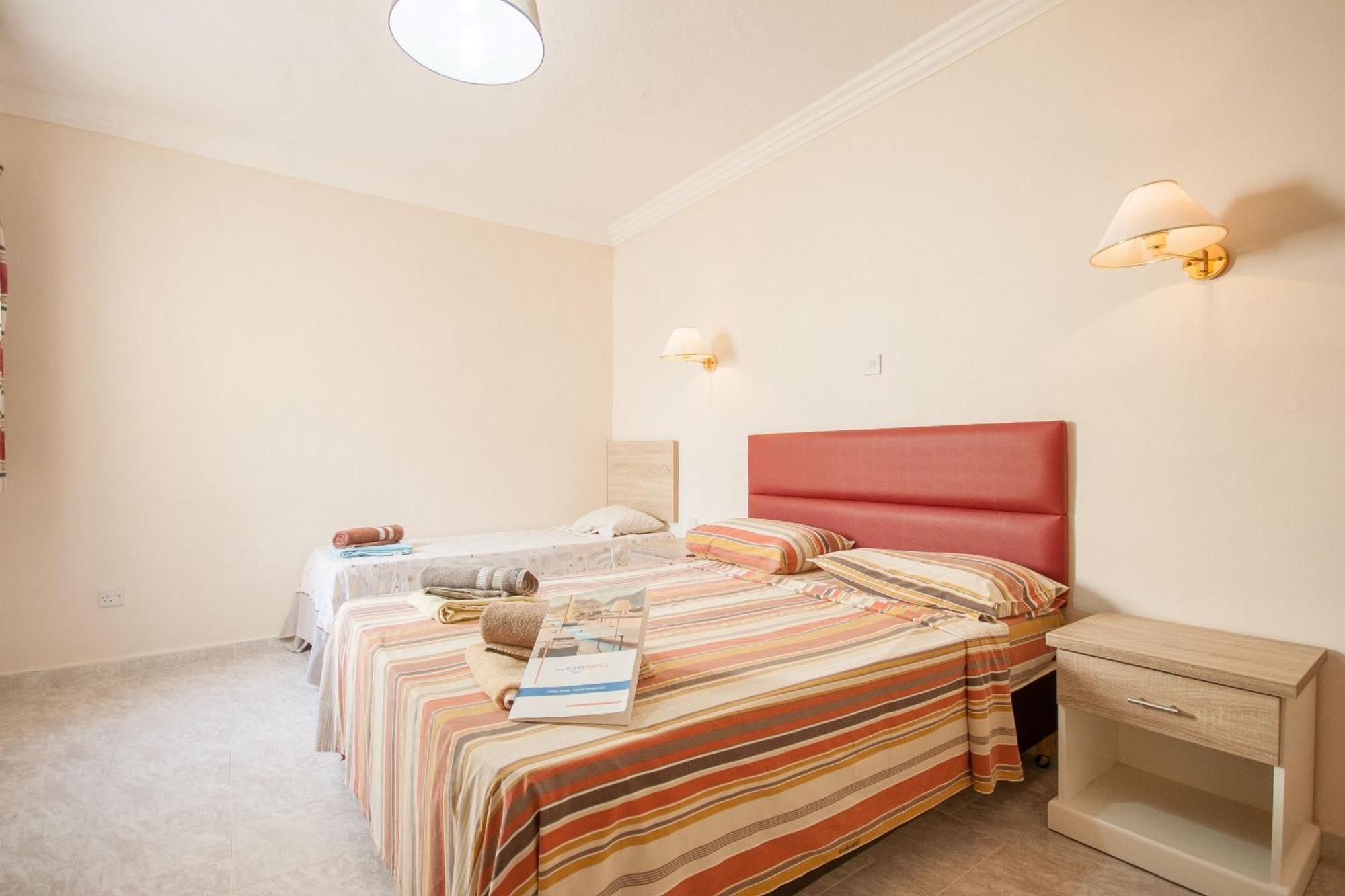 Pool & Sea Merill Apartments Mellieha Ngoại thất bức ảnh