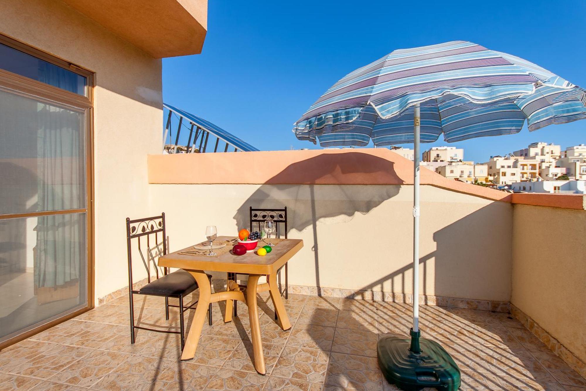 Pool & Sea Merill Apartments Mellieha Ngoại thất bức ảnh