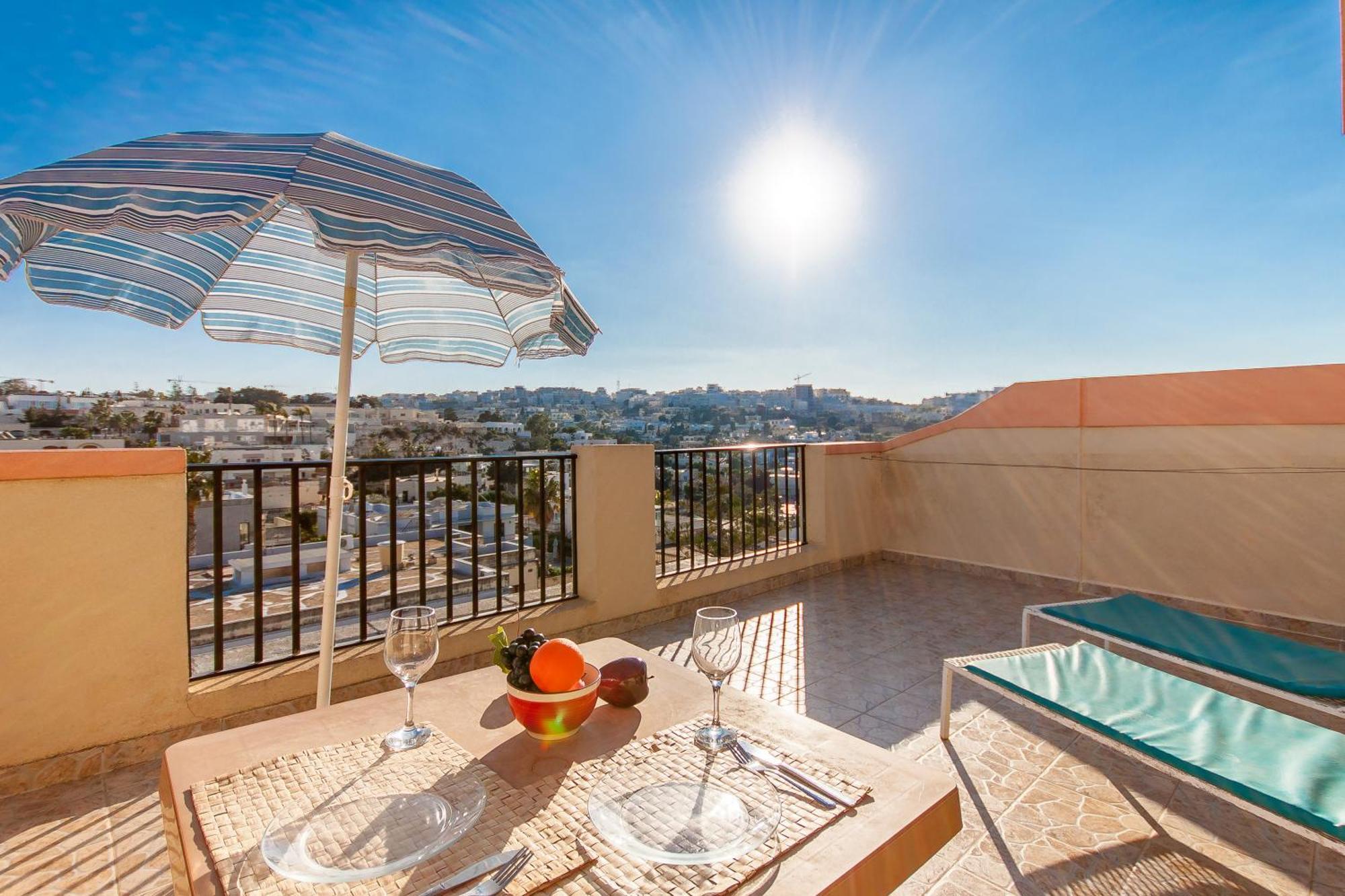 Pool & Sea Merill Apartments Mellieha Phòng bức ảnh