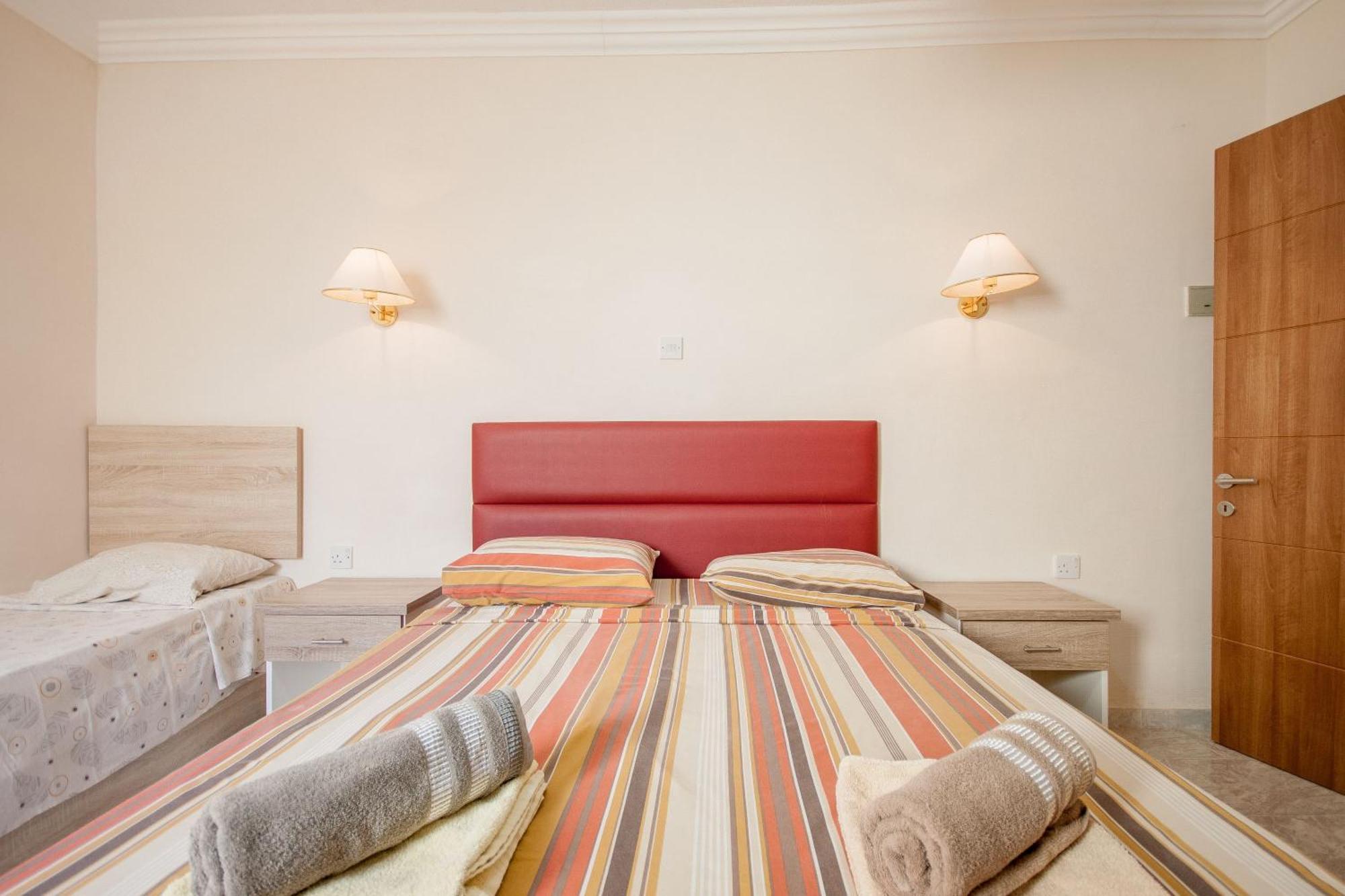 Pool & Sea Merill Apartments Mellieha Phòng bức ảnh