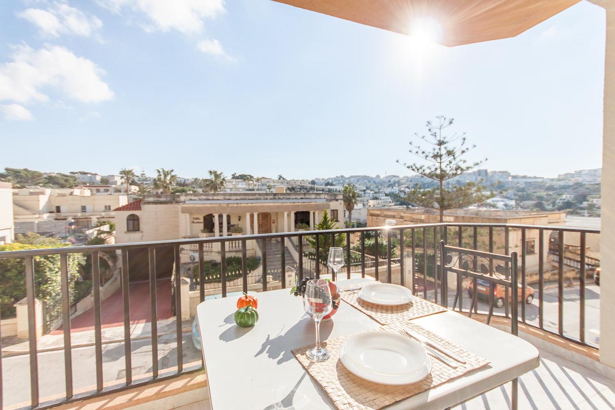 Pool & Sea Merill Apartments Mellieha Phòng bức ảnh