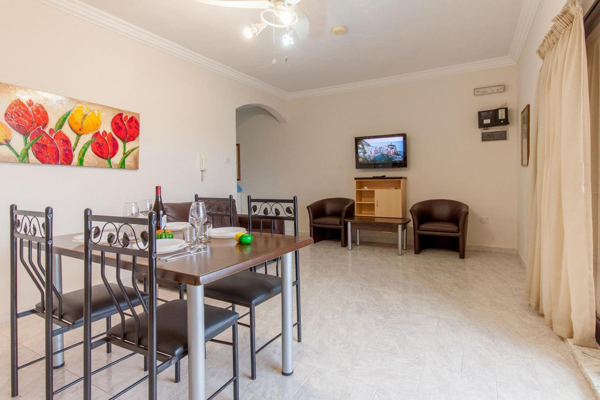 Pool & Sea Merill Apartments Mellieha Phòng bức ảnh